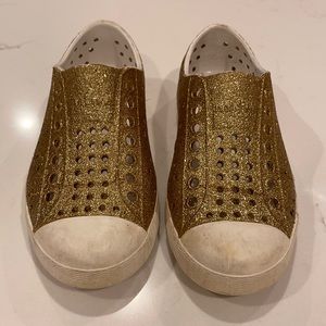 Native kids shoes C9